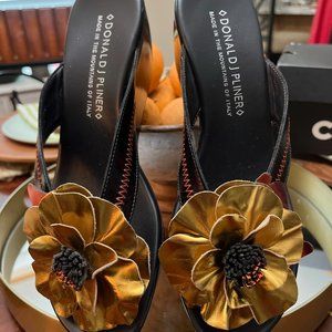 Donald Pliner Leather Flower Sandals (flip flops)